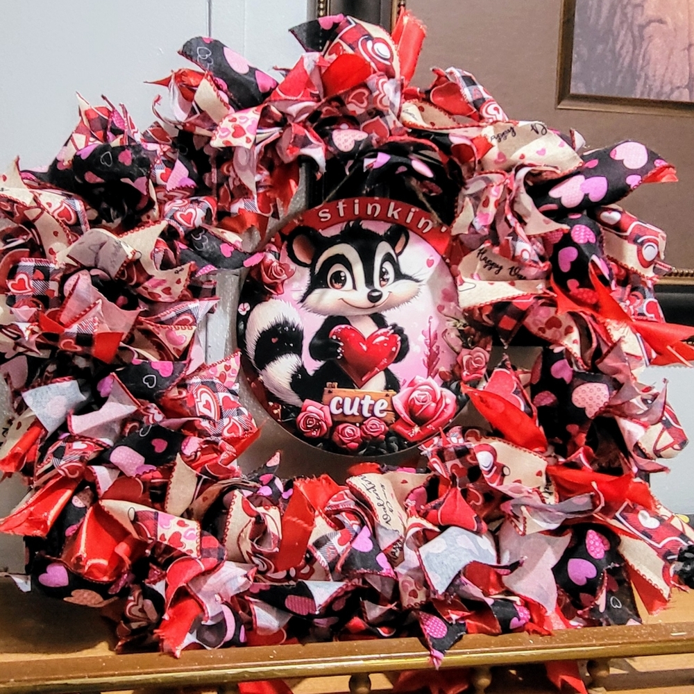 Valentine's Day Skunk Wreath - Red, Pink, Black